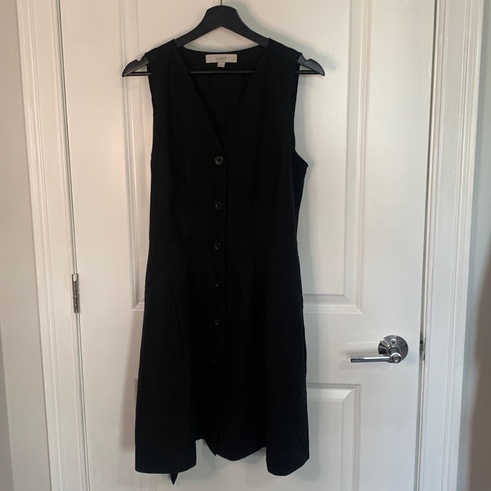 Black button up tie waist dress!